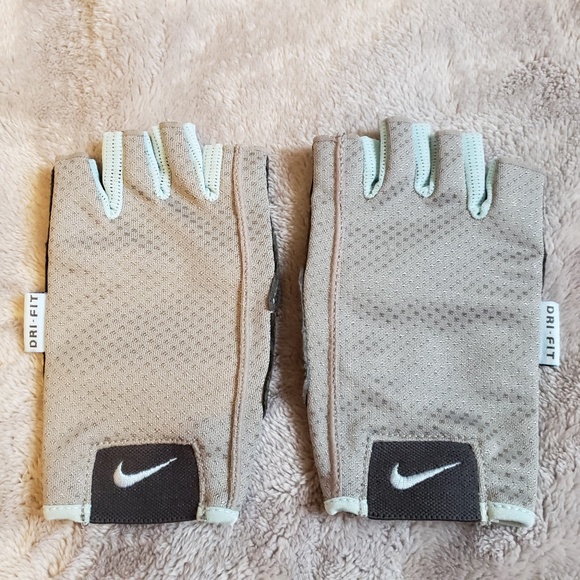 🏷Women's Dri-Fit Lightweight Training Glove - Picture 1 of 4
